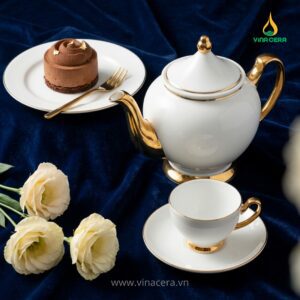 Bộ Ấm Trà Hoàng Cung Mạ Vàng Gốm Sứ Bát Tràng Vinacera Cận cảnh ấm trà Hoàng Cung mạ vàng Vinacera gốm sứ cao cấp
